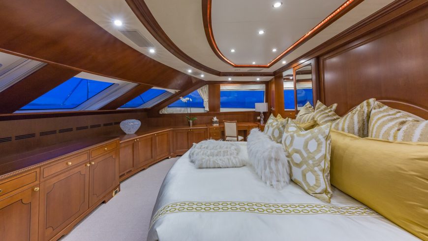 Namaste | 2013 122′ (37.19m) Motor Yacht from Italian shipyard BENETTI