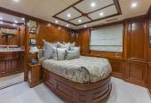 Namaste | 2013 122′ (37.19m) Motor Yacht from Italian shipyard BENETTI