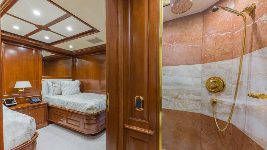 Namaste | 2013 122′ (37.19m) Motor Yacht from Italian shipyard BENETTI