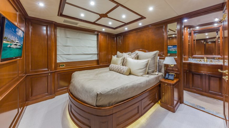 Namaste | 2013 122′ (37.19m) Motor Yacht from Italian shipyard BENETTI