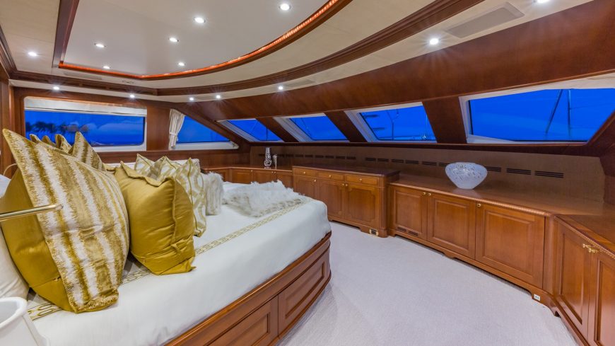 Namaste | 2013 122′ (37.19m) Motor Yacht from Italian shipyard BENETTI