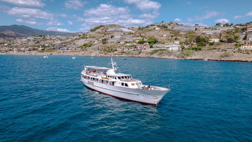 Alhambra | 1970 35.4m (116′2″) Steel Classic Motor Yacht from Dutch shipyard FEADSHIP