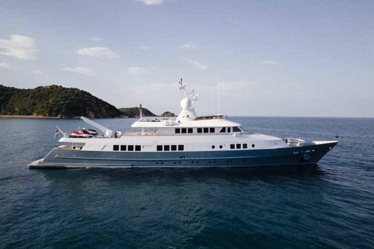 Berzinc | 1977 44.68m (146′8″) Steel Classic Luxury Motor Yacht from Spanish shipyard ASTILLEROS DE MALLORCA