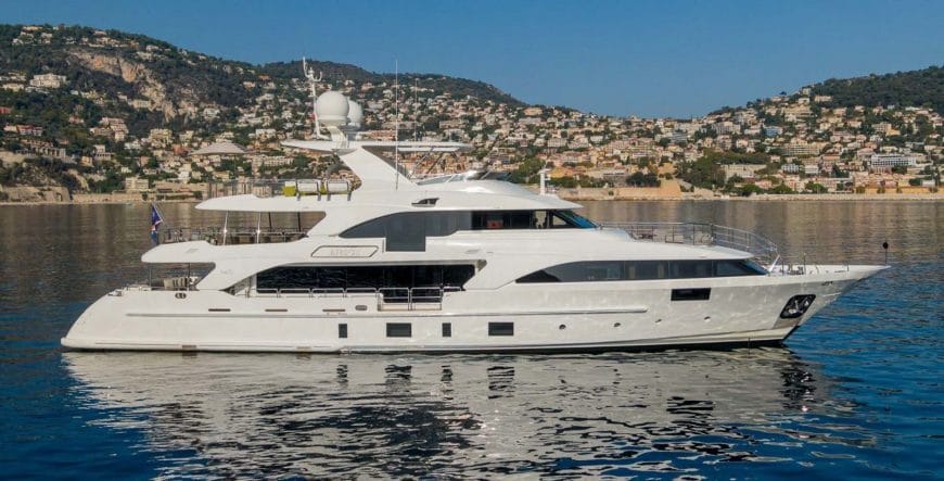 EDESIA | 2014 37m (121ft) Benetti Motor Yacht