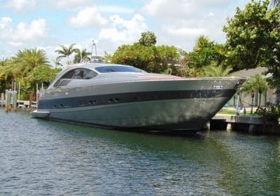 Ghost-2001-88-PERSHING-Cruising-Yacht21