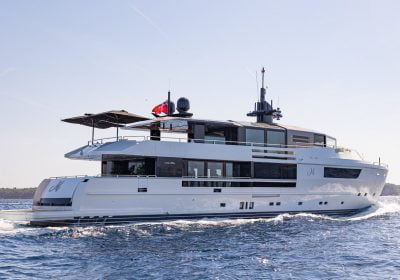 M-2014-114′-10″-35m-Luxury-Motor-Yacht-from-Italian-shipyard-ARCADIA-YACHTS-for-sale-YachtDealz2