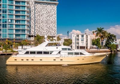 A-PLACE-IN-THE-SUN-1992-100-30.48m-Aluminium-Luxury-Classic-Flybridge-Motor-Yacht-from-American-shipyard-BROWARD-for-sale-YachtDealz20