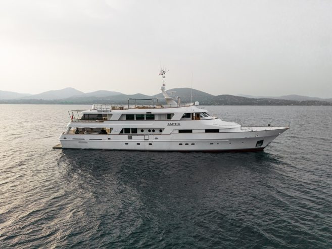 AMOHA | 1991 132′3″ (40.29m) Luxury Classic Steel Motor Yacht from Italian shipyard BENETTI