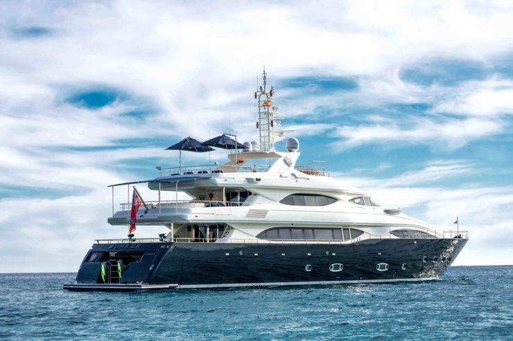 BUNKER | 2005 40m (131′3″) Luxury Motor Yacht from Italian shipyard CRN