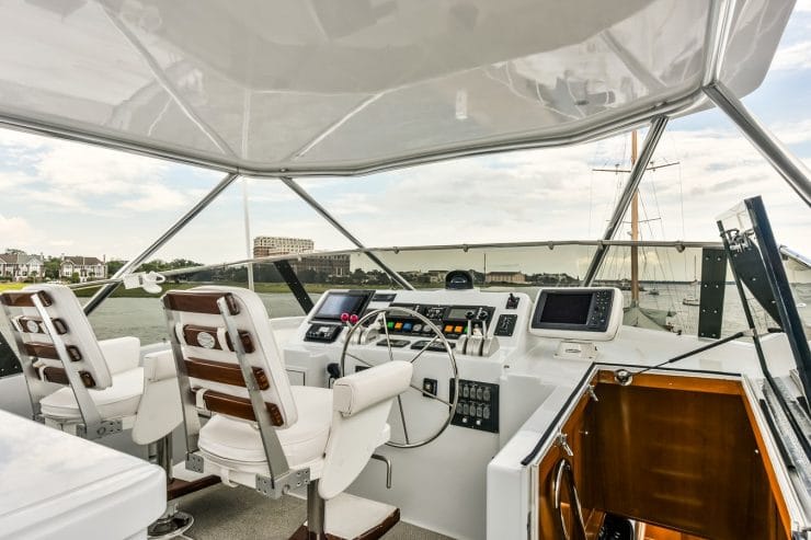 Boogie Babe III | 1999 74′ 4″ (22.66m) Classic Flybridge Sport Motor Yacht from American shipyard HATTERAS