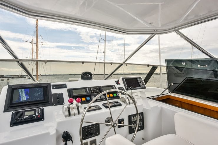 Boogie Babe III | 1999 74′ 4″ (22.66m) Classic Flybridge Sport Motor Yacht from American shipyard HATTERAS