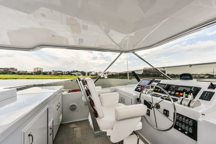 Boogie Babe III | 1999 74′ 4″ (22.66m) Classic Flybridge Sport Motor Yacht from American shipyard HATTERAS