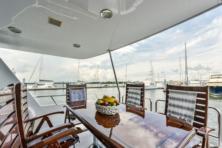 Boogie Babe III | 1999 74′ 4″ (22.66m) Classic Flybridge Sport Motor Yacht from American shipyard HATTERAS