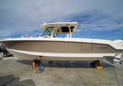 Boston-Whaler-Outrage-2018-38-11.58m-Sport-Fisher-Motor-Yacht-from-iconic-American-shipyard-BOSTON-WHALER-for-sale-YachtDealz2