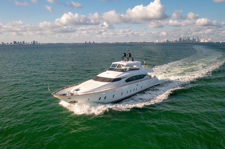 DOMINIC | 2008 90′ (27.43m) Luxury Flybridge Motor Yacht from Italian shipyard MAIORA