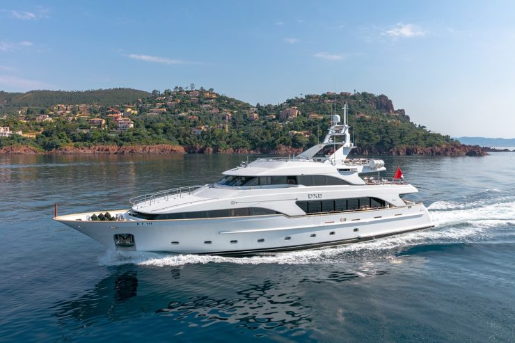 DXB | 2003 35m (114′10″) Luxury Motor Yacht from Italian shipyard BENETTI