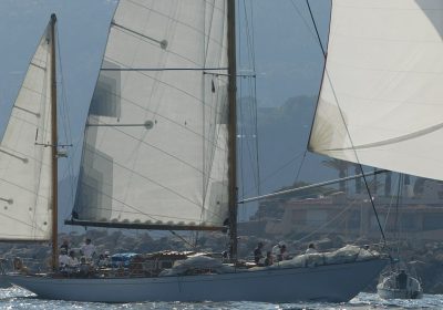 GIANNELLA-II-1966-64-622-19.64m-Classic-Mahogany-Cruising-Ketch-Sail-Yacht-from-Italian-shipyard-Cantieri-Sangermani-for-sale-YachtDealz7