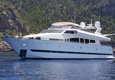 HARMONY-1-2002-105-822-32.2m-Luxury-Flybridge-Motor-Yacht-from-Chinese-shipyard-HORIZON-for-sale-YachtDealz11