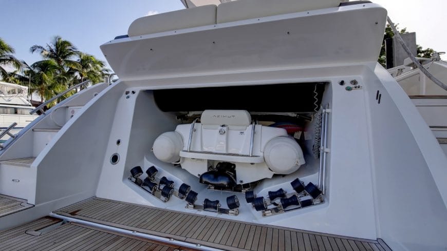 HUCK FATERS | 2014 55S 56′9″ (17.3 m) Luxury Fast Sport Motor Yacht from Italian shipyard AZIMUT