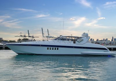 Hakuna-Matata-2000-80-24.38m-Motor-Yacht-from-Italian-shipyard-MANGUSTA-for-sale-YachtDealz20