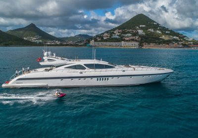 JOMAR-Built-in-2007-refitted-in-2019-39.65m-130-222-MANGUSTA-Performance-Motor-Yacht-from-Italian-shipyard-Overmarine-for-charter-yachtDealz1