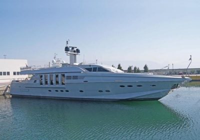 PROTECT-136-1999-93-522-28.45m-Luxury-Flybridge-Motor-Yacht-from-Italian-shipyard-CNR-POSILLIPO-for-sale-YachtDealz13