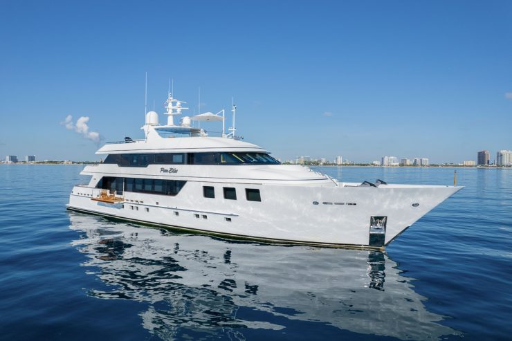 PURE BLISS | 2006 144′ (43.89m) Luxury Motor Yacht from American shipyard BURGER BOAT