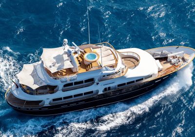 ROBBIE-BOBBY-Built-in-2013-refitted-in-2018-33.5m-109-1122-Luxury-Tri-Deck-Steel-Motor-Yacht-from-Dutch-shipyard-LYNX-for-charter-YachtDealz1