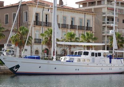 TELSTAR-VI-1968-94-29.65m-Classic-Cruising-Ketch-Sail-Yacht-from-Italian-shipyard-CANTIERE-M-CRAGLIENTTO-for-sale-YachtDealz1