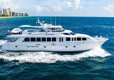 TIE-BREAKER-2001-100′-30.48m-Motor-Yacht-from-American-shipyard-HATTERAS-for-sale-YachtDealz18