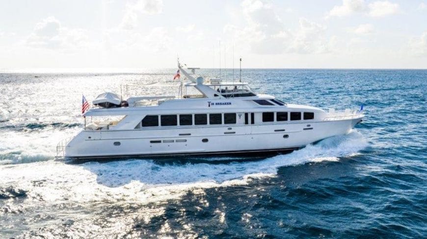 TIE BREAKER | 2001 100′ (30.48m) Motor Yacht from American shipyard HATTERAS