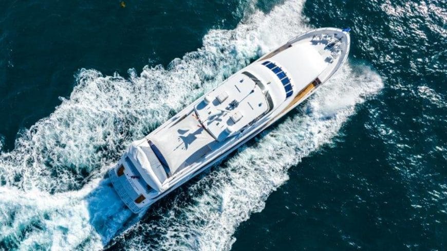 TIE BREAKER | 2001 100′ (30.48m) Motor Yacht from American shipyard HATTERAS