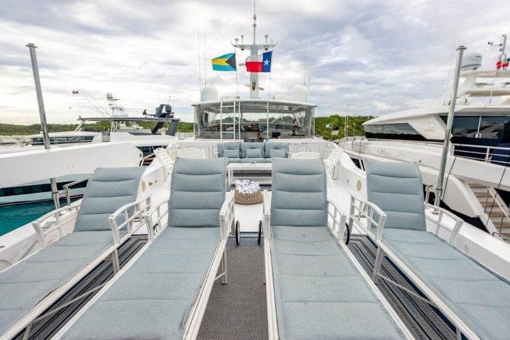 TIE BREAKER | 2001 100′ (30.48m) Motor Yacht from American shipyard HATTERAS