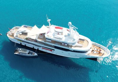 TRIBU-2007-165-922-50.5m-Luxury-Steel-Motor-Yacht-from-Italian-shipyard-MONDO-MARINE-for-sale-YachtDealz29