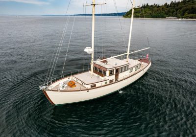 VAGABUNDO-1936-59-17.98m-Classic-CUSTOM-BUILT-Motor-Sail-Yacht-from-Amercian-shipyard-Walton-Hubbard-for-sale-YachtDealz33