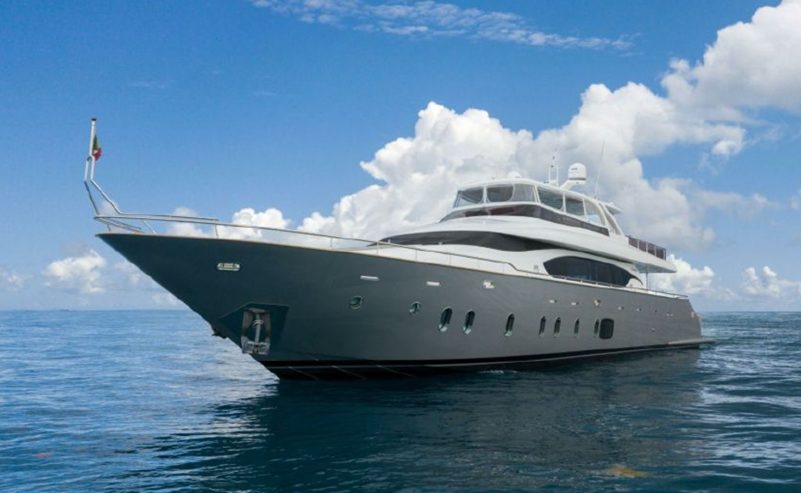 Vita XL | 2016 95′ (28.96m) Luxury Motor Yacht from Italian shipyard MAIORA