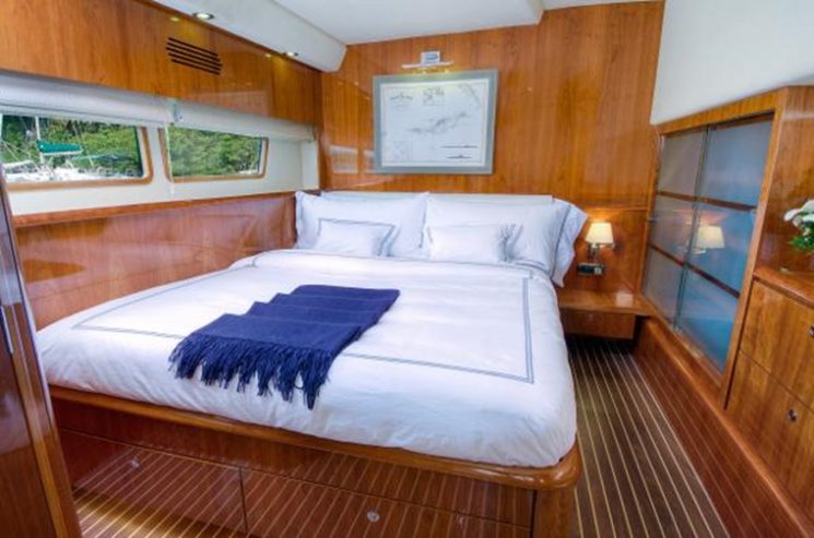 XENIA | 2010 2010 74′ (22.56m) Luxury Catamaran from French shipyard PRIVILEGE