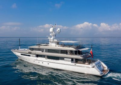 ATLAS-2011-167-422-CODECASA-Motor-Yacht-For-Sale-YachtDealz7