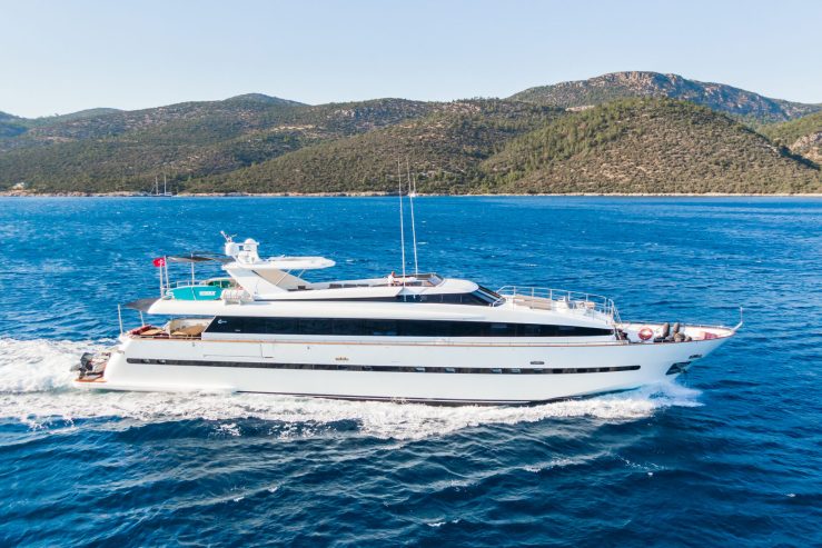 AXELLA | 1991 34m (109ft) Luxury Flybridge Motor Yacht from Italian shipyard Eurocraft