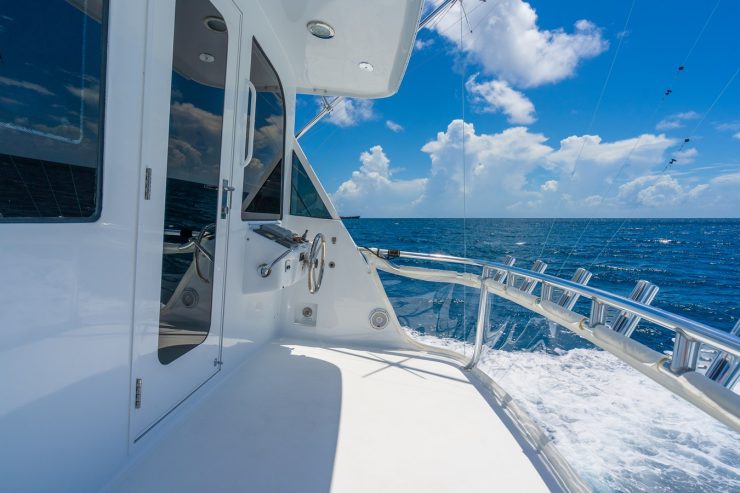 All Chill | 2005 61ft (19m) Luxury Hatteras 60 Enclosed Bridge Sport Fish Motor Yacht