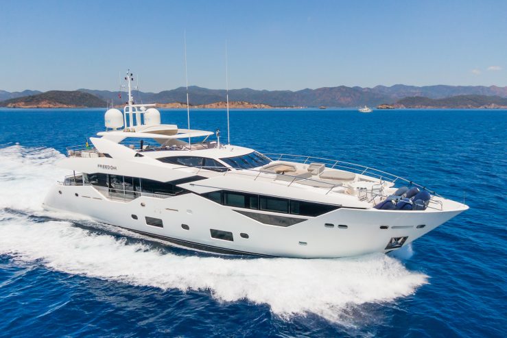 FREEDOM | 2017 35m Luxury Performance Motor Yacht from British shipyard Sunseeker