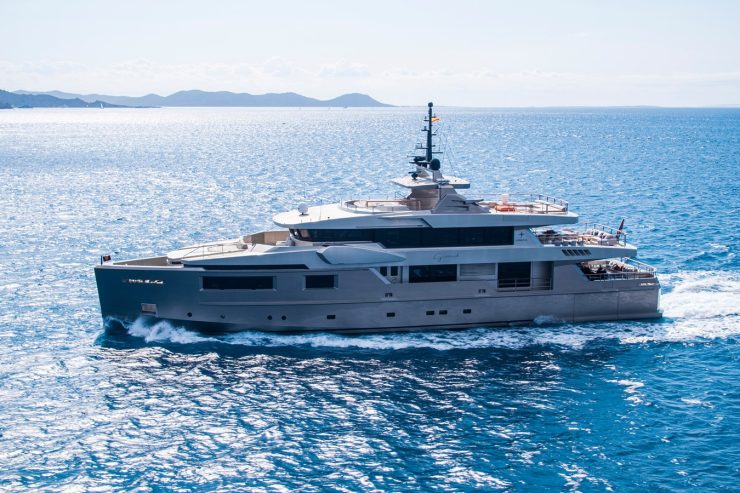 GIRAUD | 2013 131ft (40m) Luxury Tri-Deck Aluminium Motor Yacht built by Italian shipyard Admiral Yachts