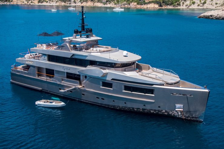 GIRAUD | 2013 131ft (40m) Luxury Tri-Deck Aluminium Motor Yacht built by Italian shipyard Admiral Yachts