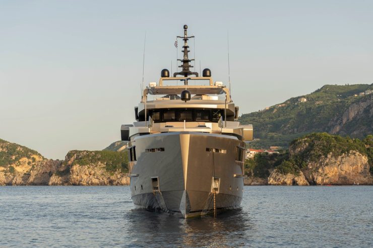 GIRAUD | 2013 131ft (40m) Luxury Tri-Deck Aluminium Motor Yacht built by Italian shipyard Admiral Yachts