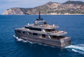 GIRAUD | 2013 131ft (40m) Luxury Tri-Deck Aluminium Motor Yacht built by Italian shipyard Admiral Yachts