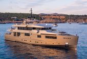 GIRAUD | 2013 131ft (40m) Luxury Tri-Deck Aluminium Motor Yacht built by Italian shipyard Admiral Yachts