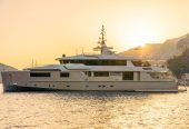 GIRAUD | 2013 131ft (40m) Luxury Tri-Deck Aluminium Motor Yacht built by Italian shipyard Admiral Yachts