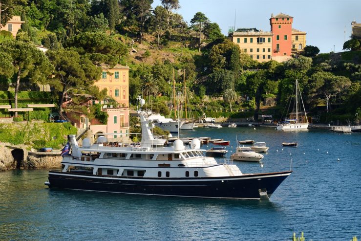 GOOSE | 1987 148ft (45m) Classic Luxury Steel Motor Yacht built by British yacht builder Toughs Shipyard