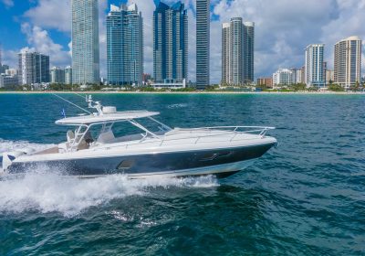 Juice-2019-40-INTREPID-POWERBOATS-INC.-Boat-for-sale-yachtdealz2