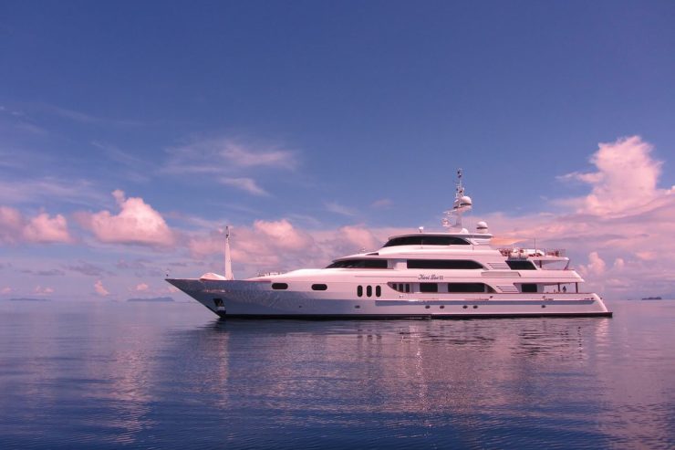 KERI LEE III | 2001 55m Luxury Aluminium Motor Yacht from American shipyard Trinity